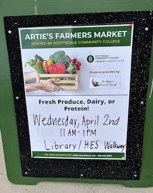 Artie's Farmer's Market signage