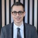 Adam beradi